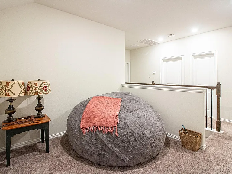 211 Club Crest Ln — Photo 10