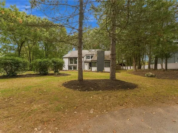 127 Farm Dr, Cumberland, RI 02864