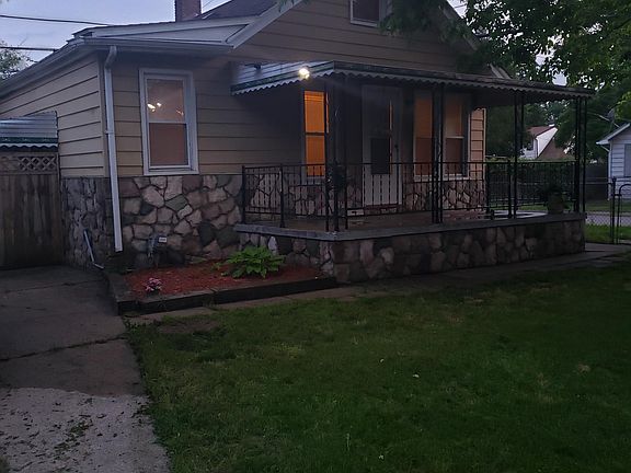 2nd image of 1704 E Jarvis Ave