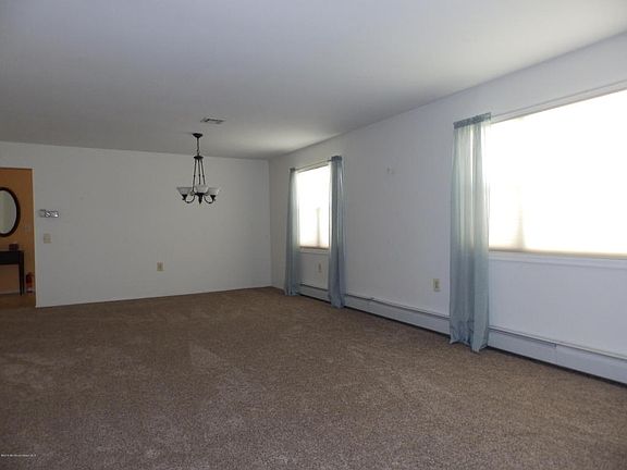 4th image of 4 Zapata Ct