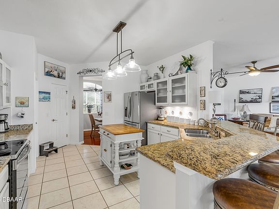 5th image of 129 Crystal Oak Dr