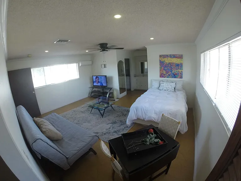6002 Hazelbrook Ave #7 — Photo 2