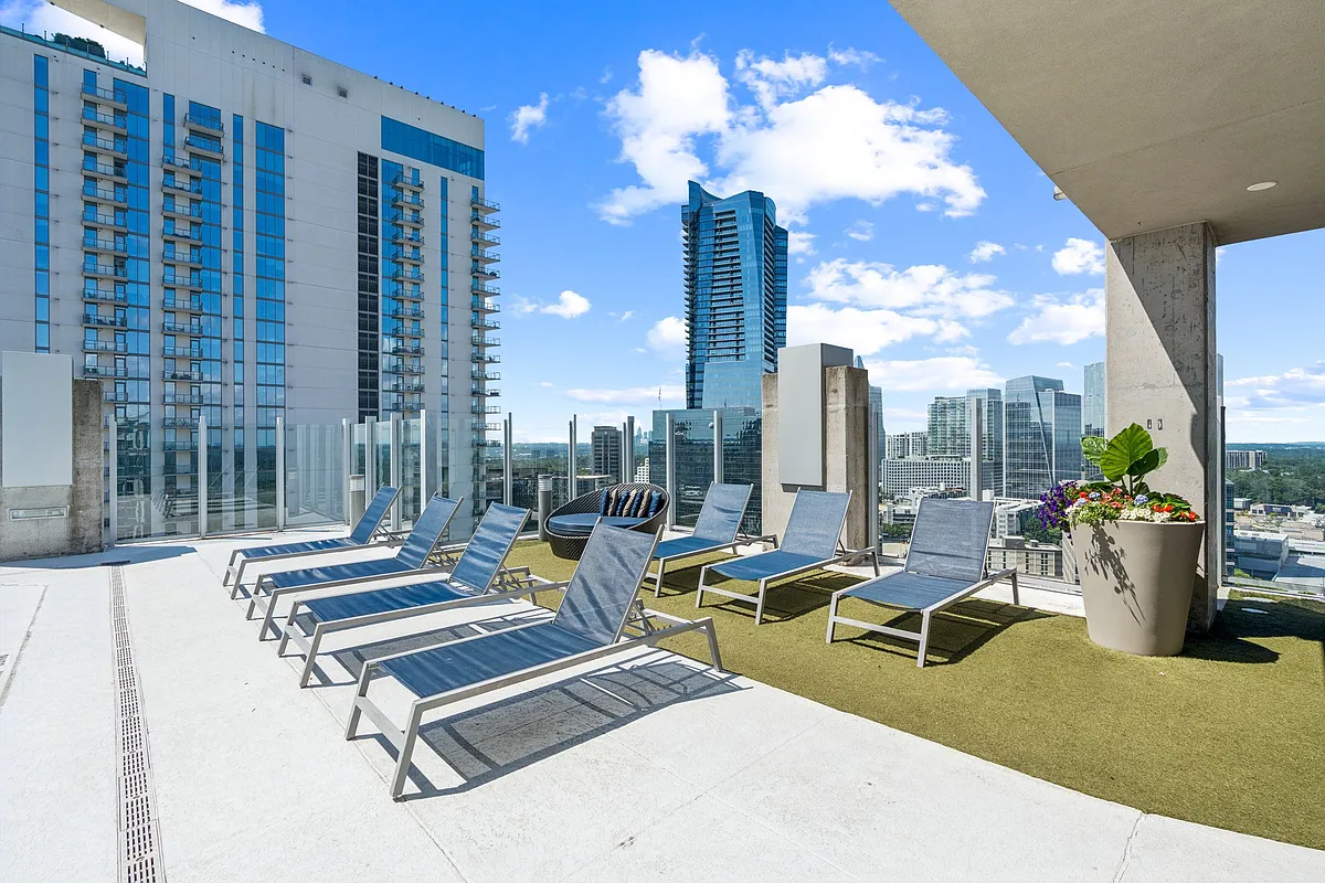 Building Photo - SkyHouse Buckhead