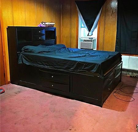 The Master Bedroom can easily fit any sized bed!!