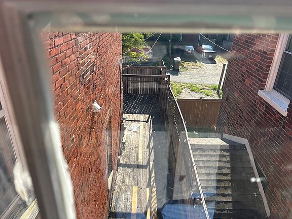 5th image of 13 S Morris St