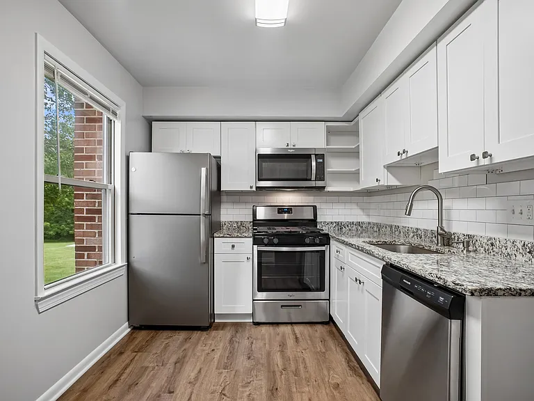 5128 Cliffhaven Dr — Photo 8