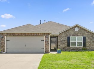 2805 W Fredericksburg St, Broken Arrow, OK 74011