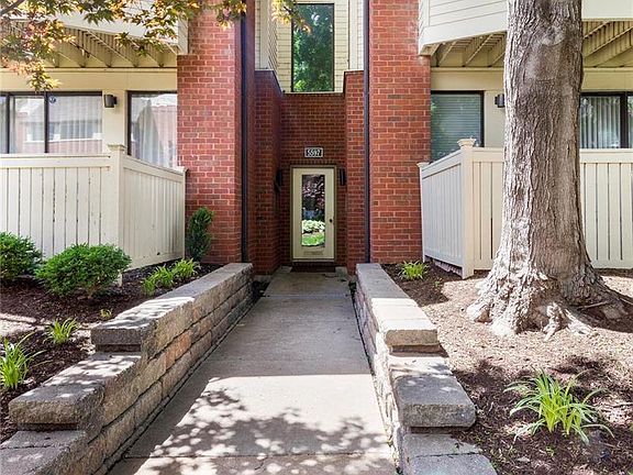 5th image of 5597 Waterman Blvd APT C