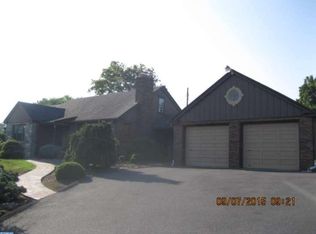 4700 Hillside Rd, Reading, PA 19606