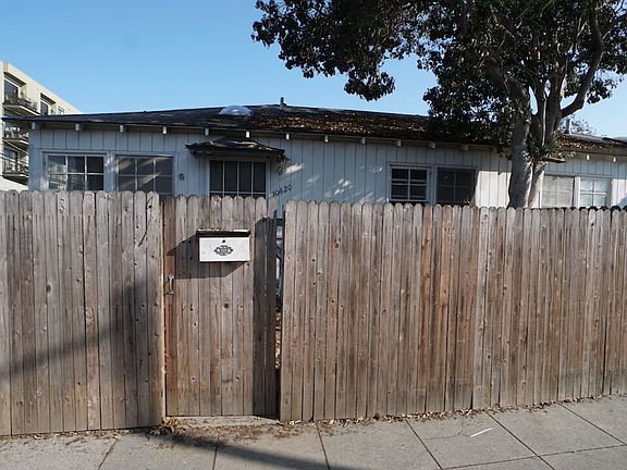 3rd image of 10426 Woodbine St #10426