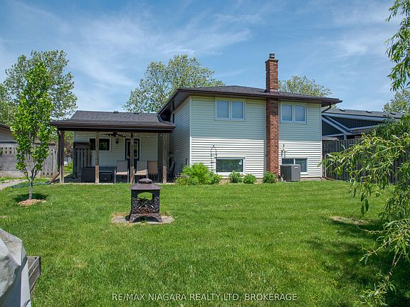3rd image of 2439 Coral Ave