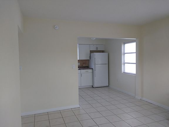 5th image of 311 Jupiter Ave