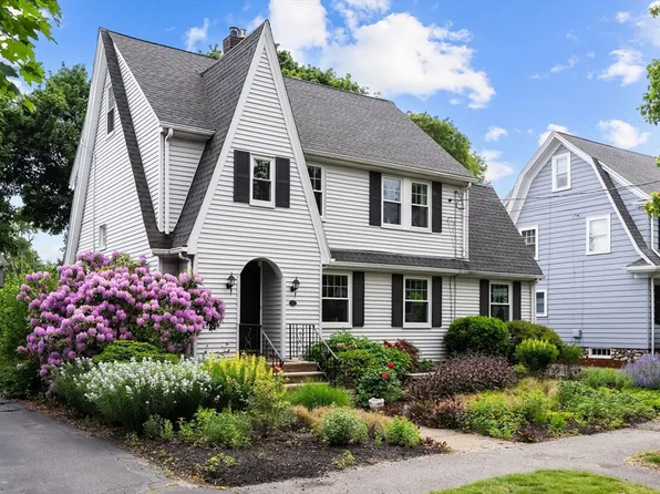 15 Grace Rd, Medford, MA 02155