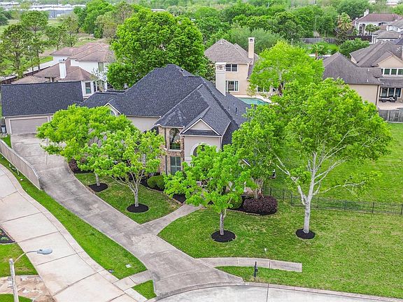 3rd image of 310 Del Monte Dr