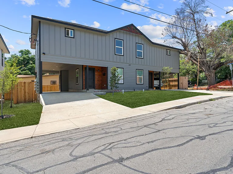 227 S Grimes St — Photo 2