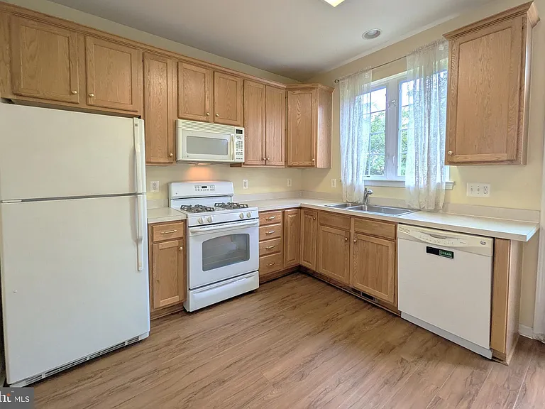 25015 Riding Center Dr — Photo 17