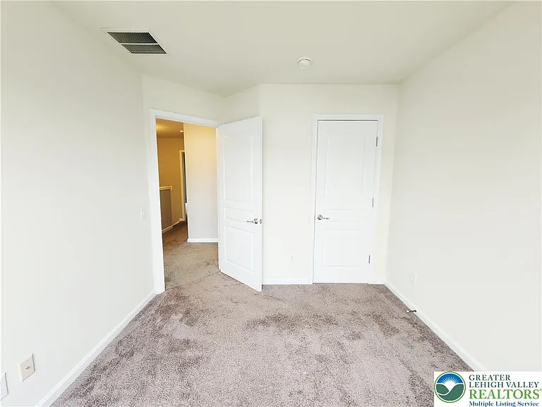 8513 Gateway Rd — Photo 38