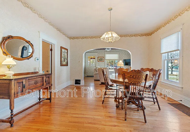 632 Bross St — Photo 11