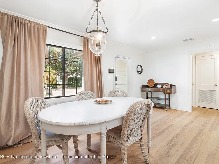 240 Almeria Rd — Photo 13