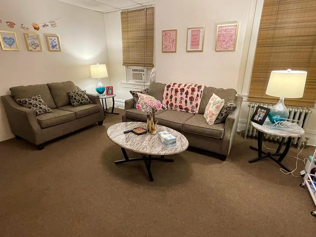 2 bed, 1000 sqft, $1,850 — Photo 1