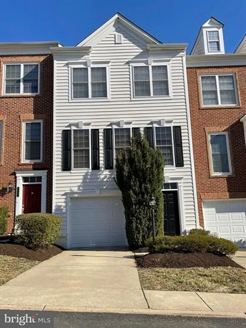 2161 Oberlin Dr — Photo 1