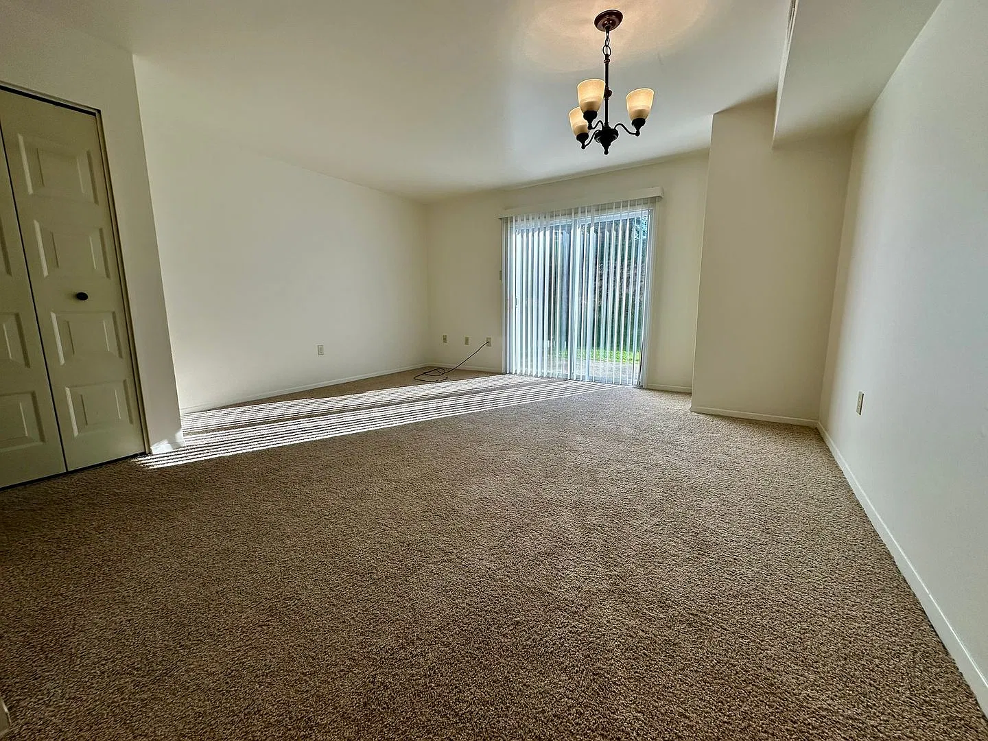 North Hills 3 Bedroom Townhome! In-Unit Washer & Dryer + Equipped Kitchen with Dishwasher! Call T... — Photo 3