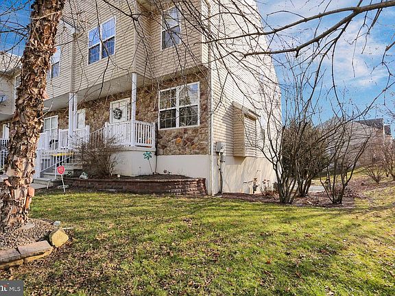 3rd image of 171 Beckley St