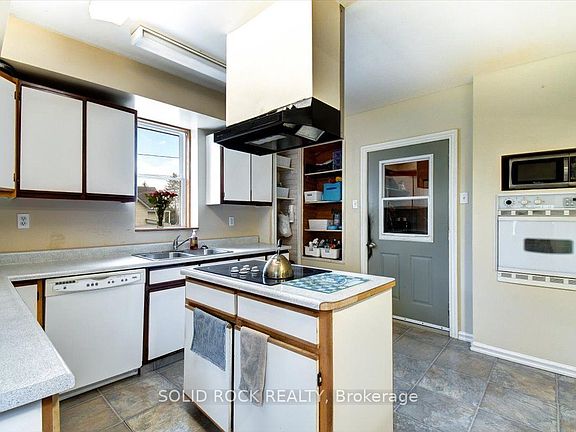 5th image of 53 Church St