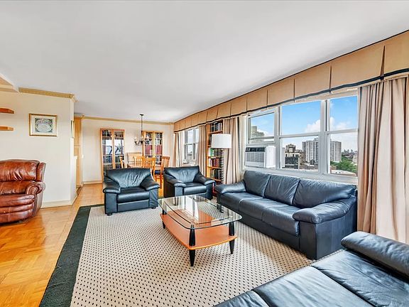4th image of 3935 Blackstone Ave APT 11H
