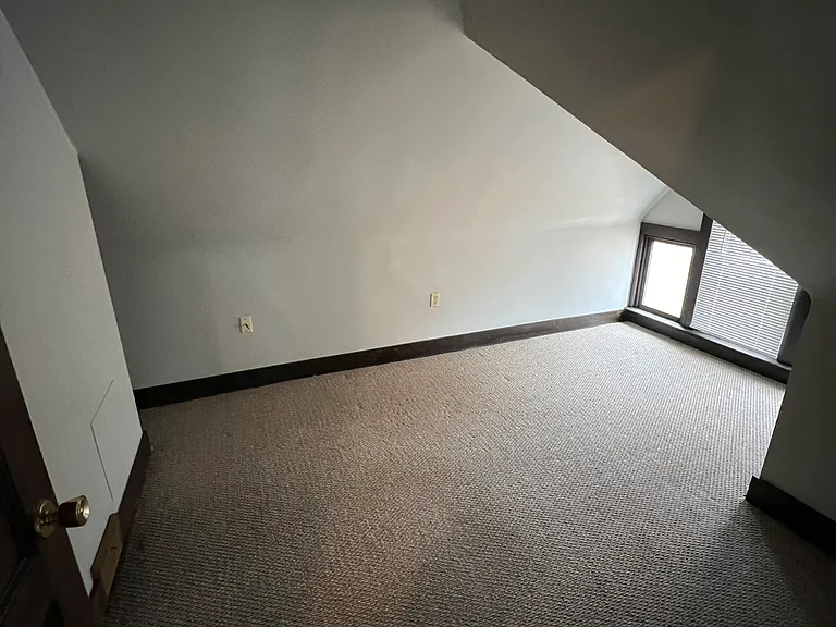 271 Dravo Ave — Photo 9