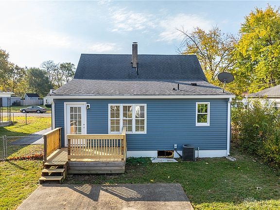4th image of 1078 Noyes Ave