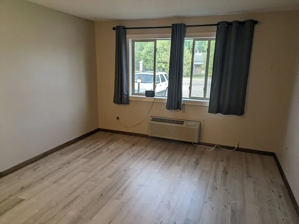 1 bed, 572 sqft, $123 — Photo 1