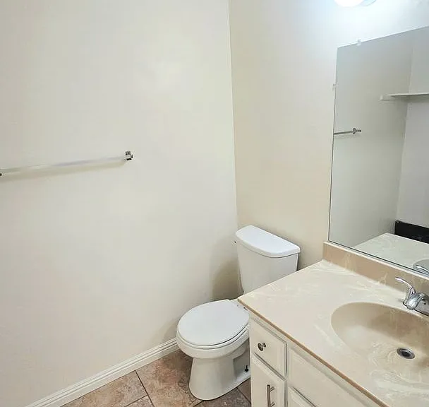 180 S Laurel Ave — Photo 15