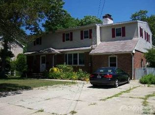 33 Circuit Rd, Bellport, NY 11713