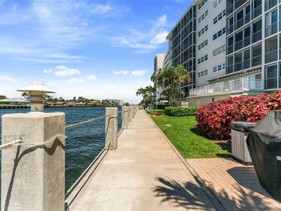 615 N Riverside Dr #PH5, Pompano Beach, FL, 33062
