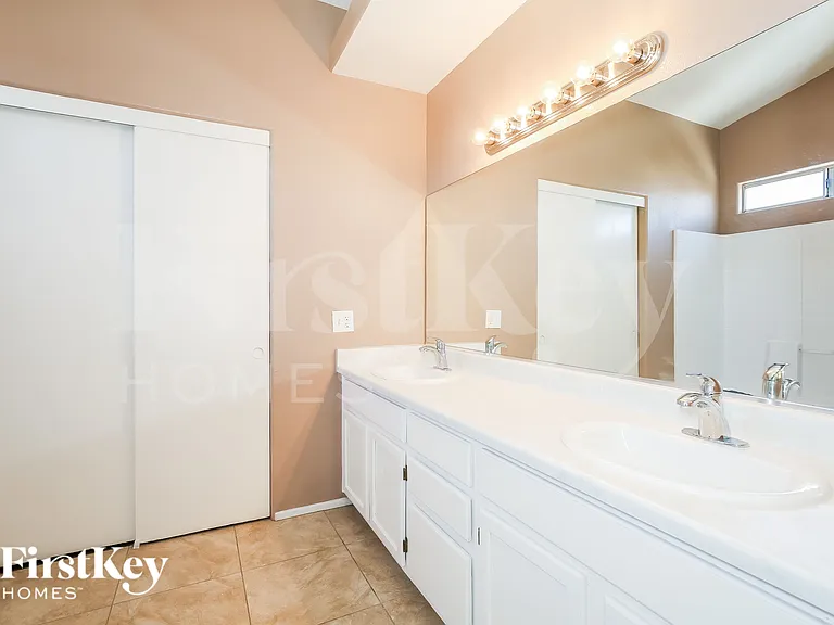 9135 Green Frost Dr — Photo 12