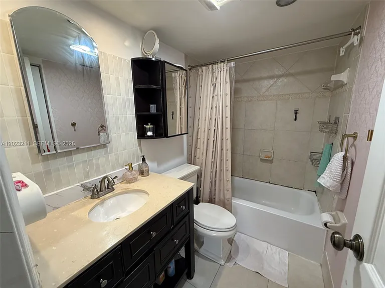 450 Commodore Dr #306 — Photo 23