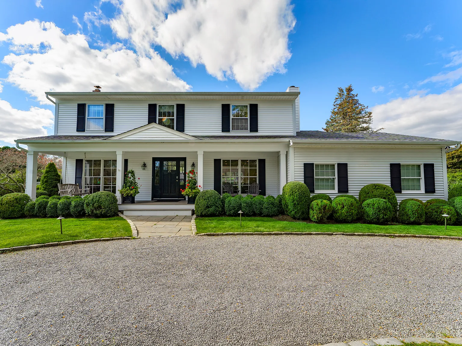 Newly Renovated Bright and Airy Southampton Village House — Photo 3