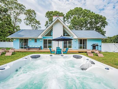 27 Norwood Road, Hampton Bays, NY, 11946