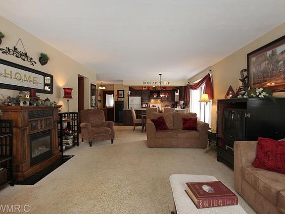 4th image of 3250 Calvin Ct SW