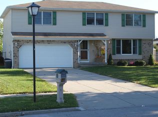 65 Foxhunt Rd, Lancaster, NY 14086