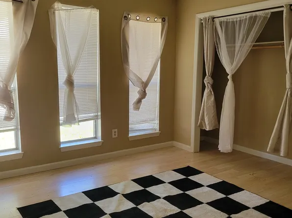 4302 Willow Beach Dr, Houston, TX 77072