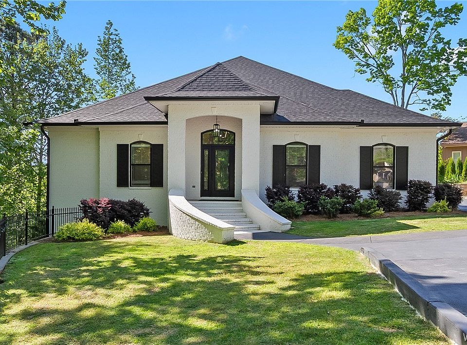 1st image of 8406 Essex Cir NE