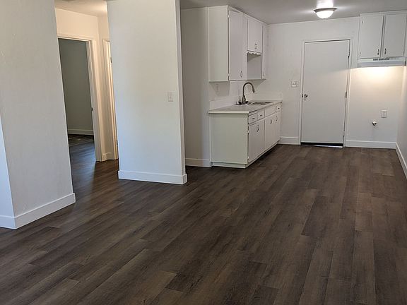2nd image of 1917 Estes Ave #1921