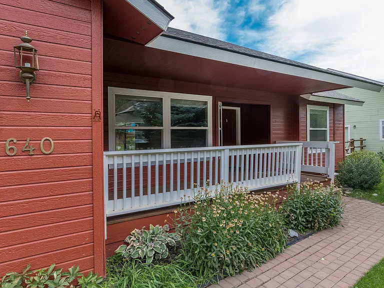 640 Northstar Dr — Photo 2
