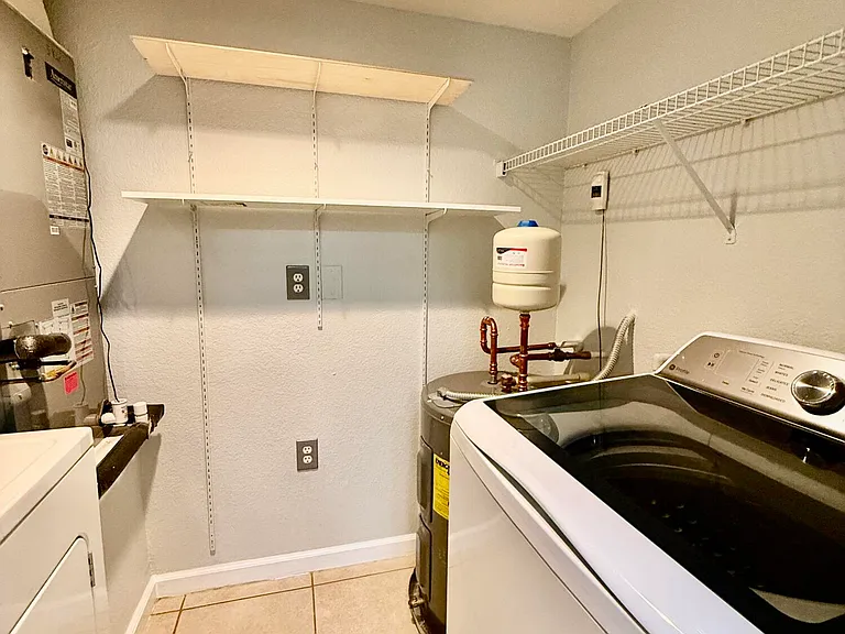 271 SW Palm Dr #304 — Photo 21