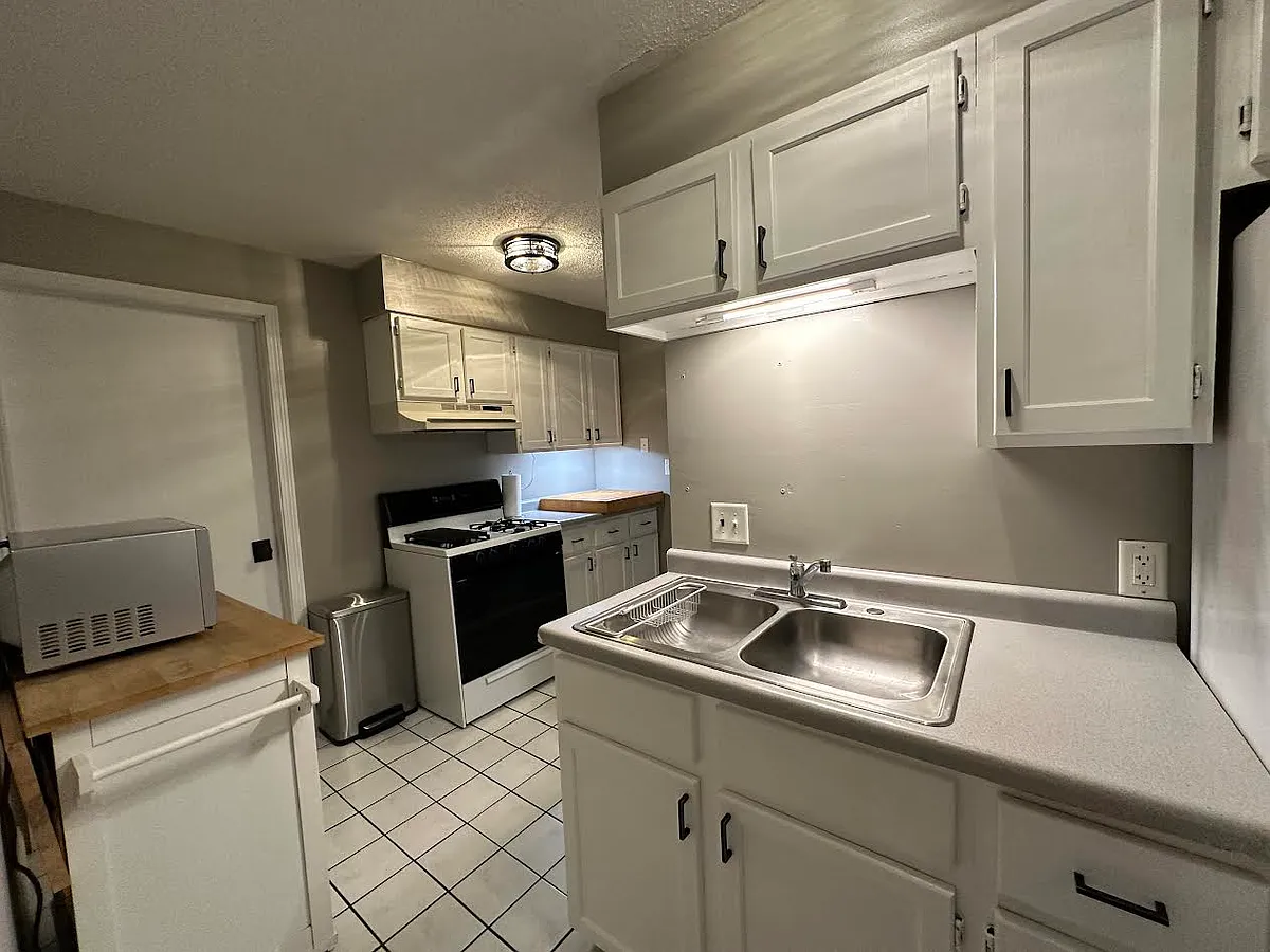 Building Photo - 432 Timberlane Dr #B