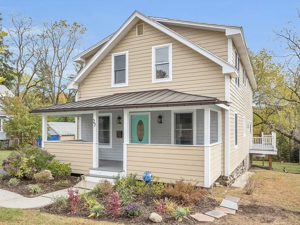 27 Maravista Rd, Worcester, MA 01606