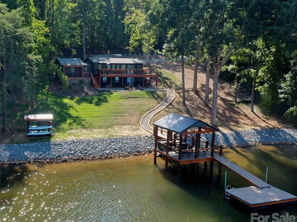 128 Wickford Ln, Mooresville, NC 28117