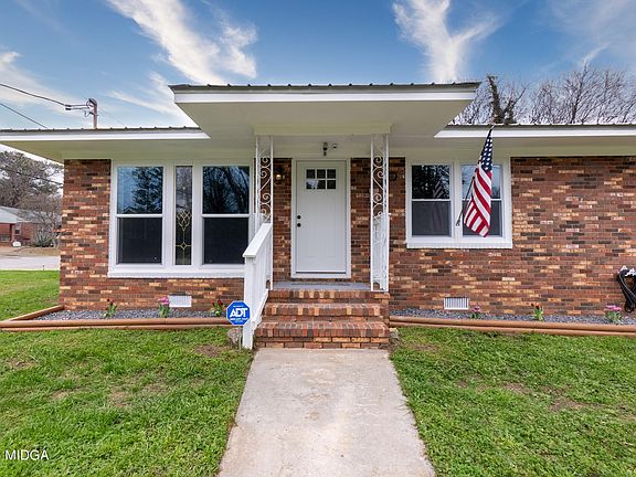 5th image of 3918 San Juan Ave